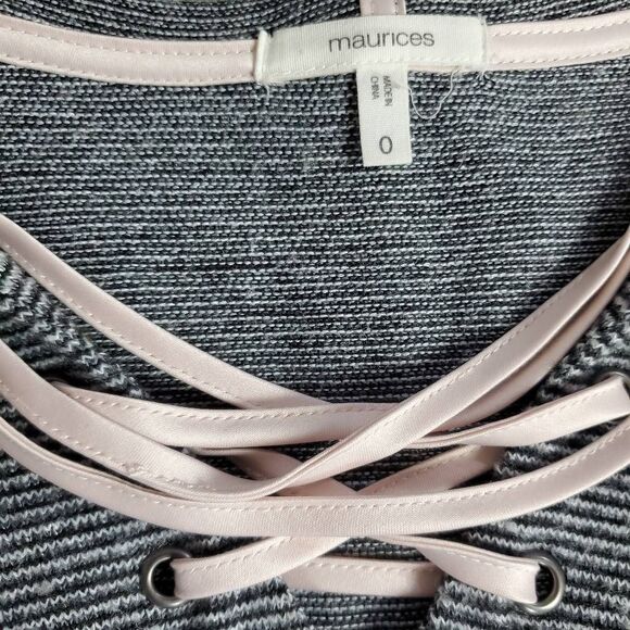 Maurices Women’s Lace-Up Hoodie Sweater Gray Striped Long Sleeve Size 0x - Picture 10 of 12